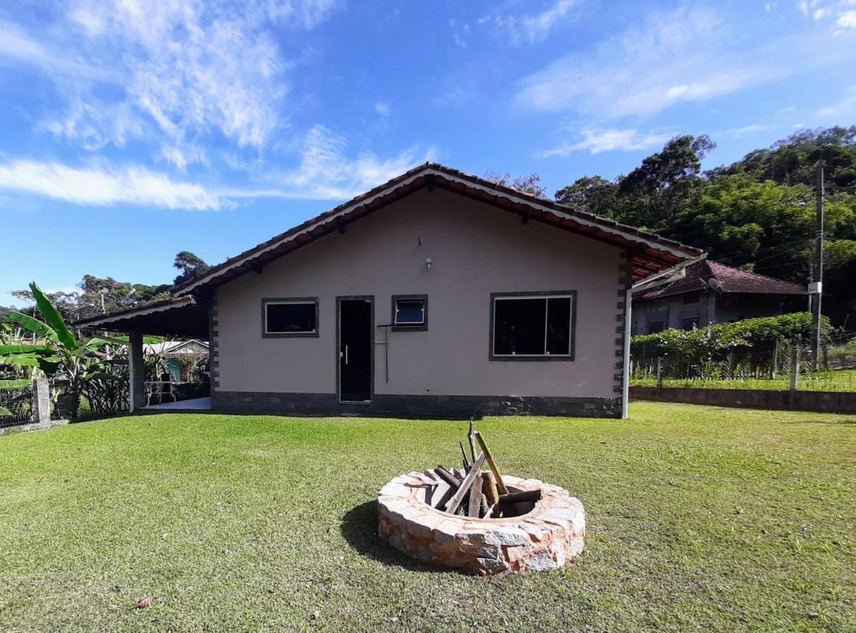 Casa Rosa Lumiar/cachoeira/roupas de cama e banho. Exterior foto